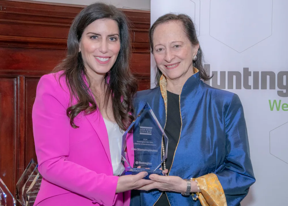 Elsa Stamatopoulou receiving award